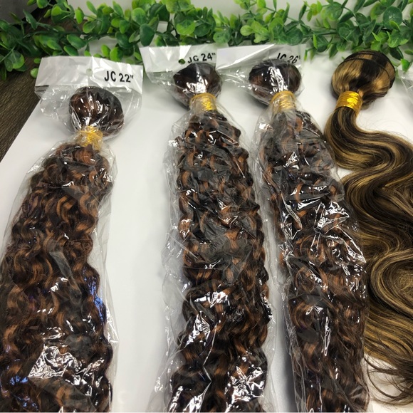 9 Bundles Of Synthetic Hair • Wavy, Curly, Straight, Highlight & Ombre - Picture 6 of 9